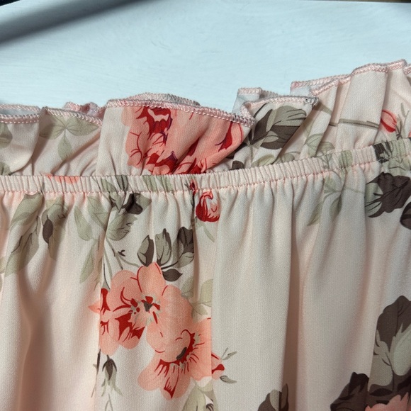 Floral Off-Shoulder Ruffle Top - Picture 3 of 4